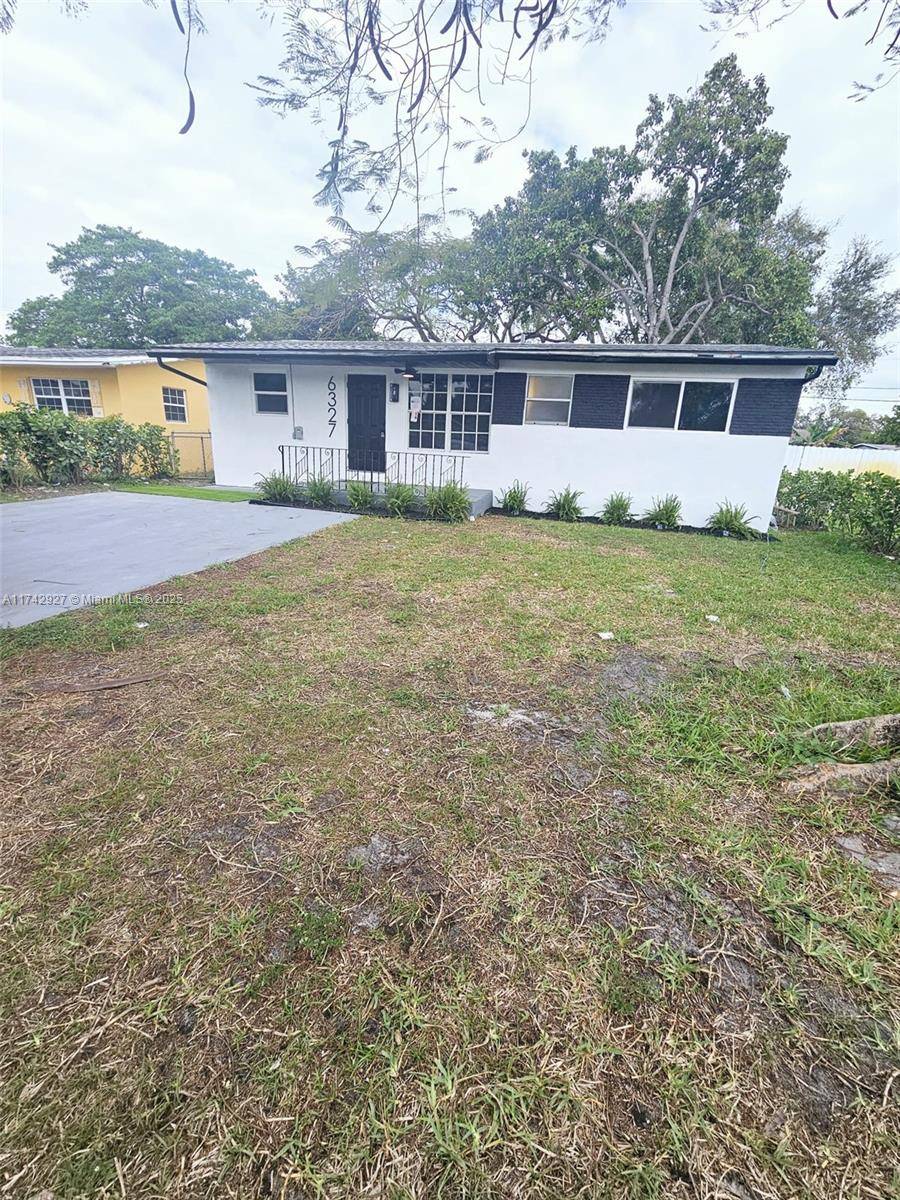 Hollywood, FL 33023,6327 Dewey St