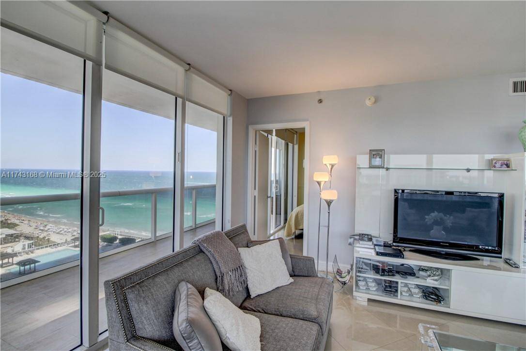 Hallandale Beach, FL 33009,1830 S Ocean Dr #1708
