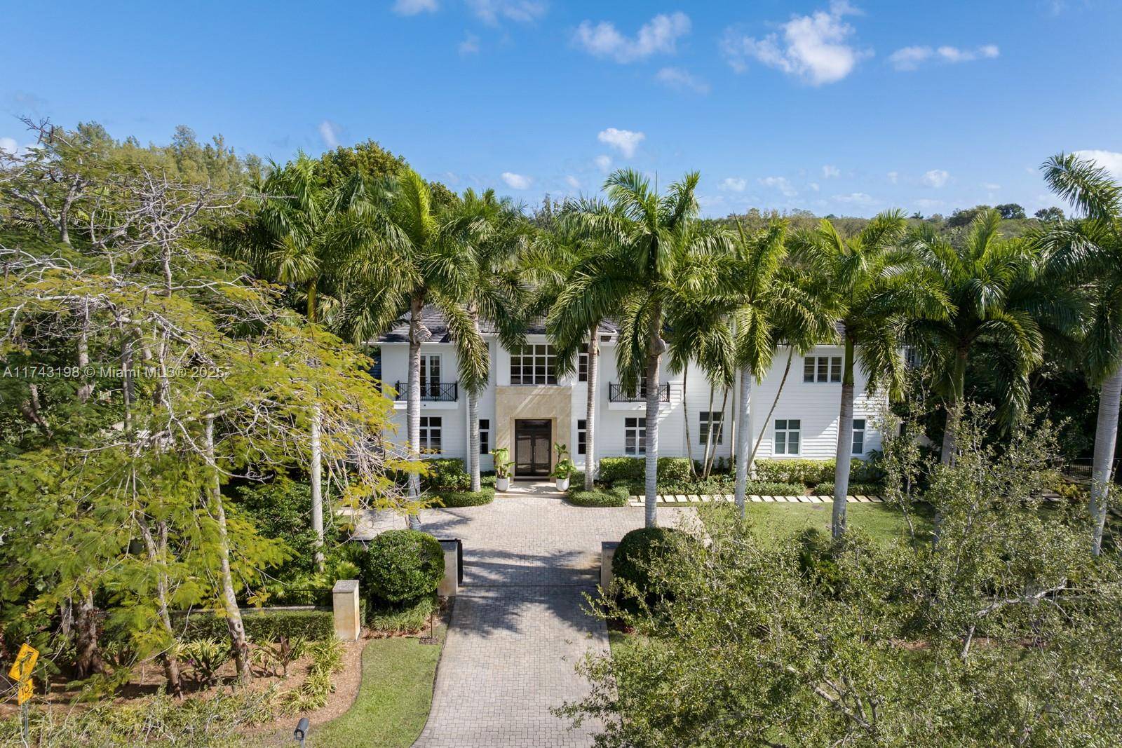 Coral Gables, FL 33156,9001 Banyan Dr