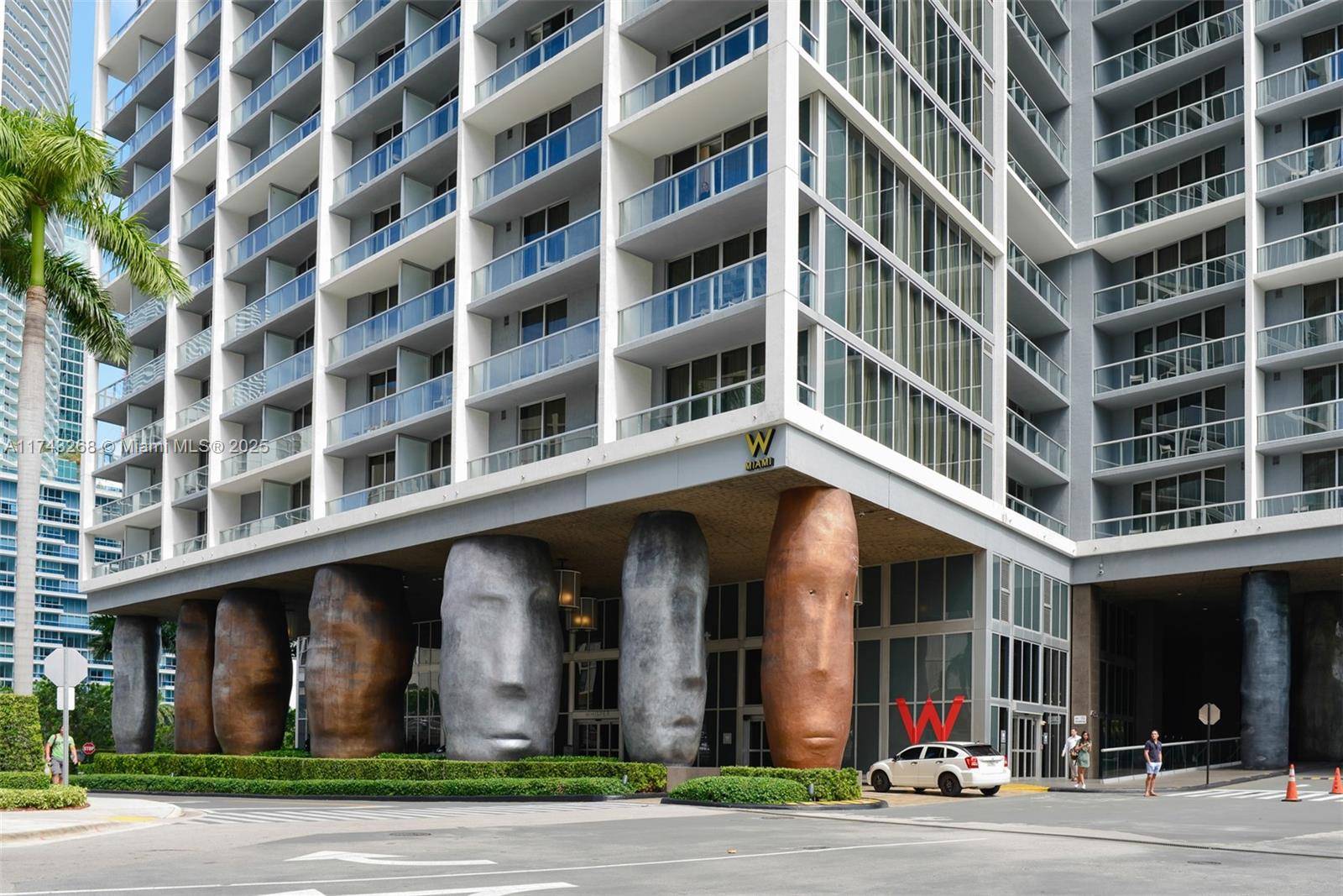 Miami, FL 33131,485 Brickell Ave #4506