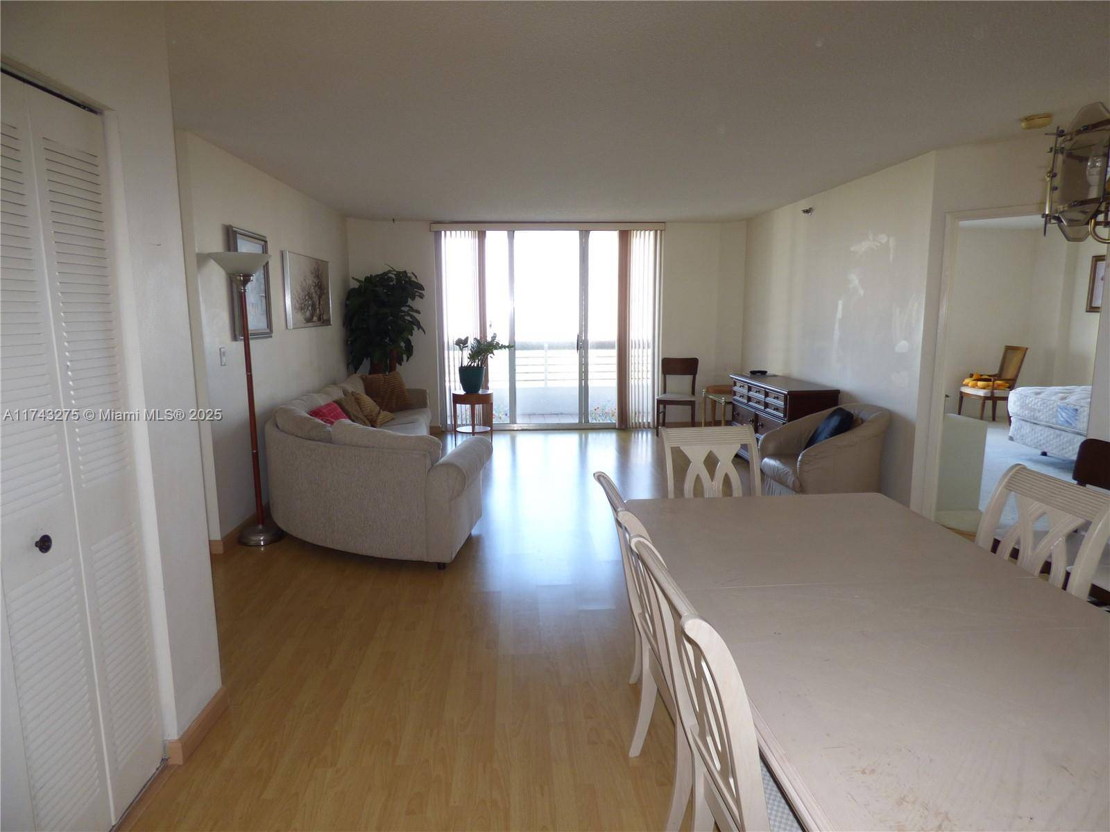 Aventura, FL 33180,3600 Mystic Pointe Dr #1008