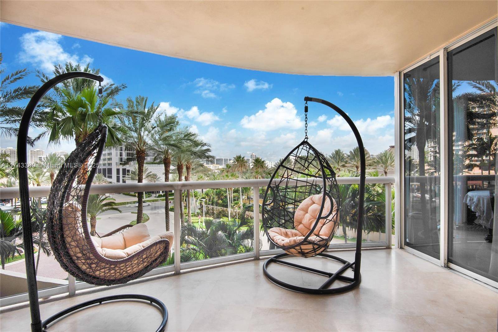 Sunny Isles Beach, FL 33160,17555 Collins Ave #407