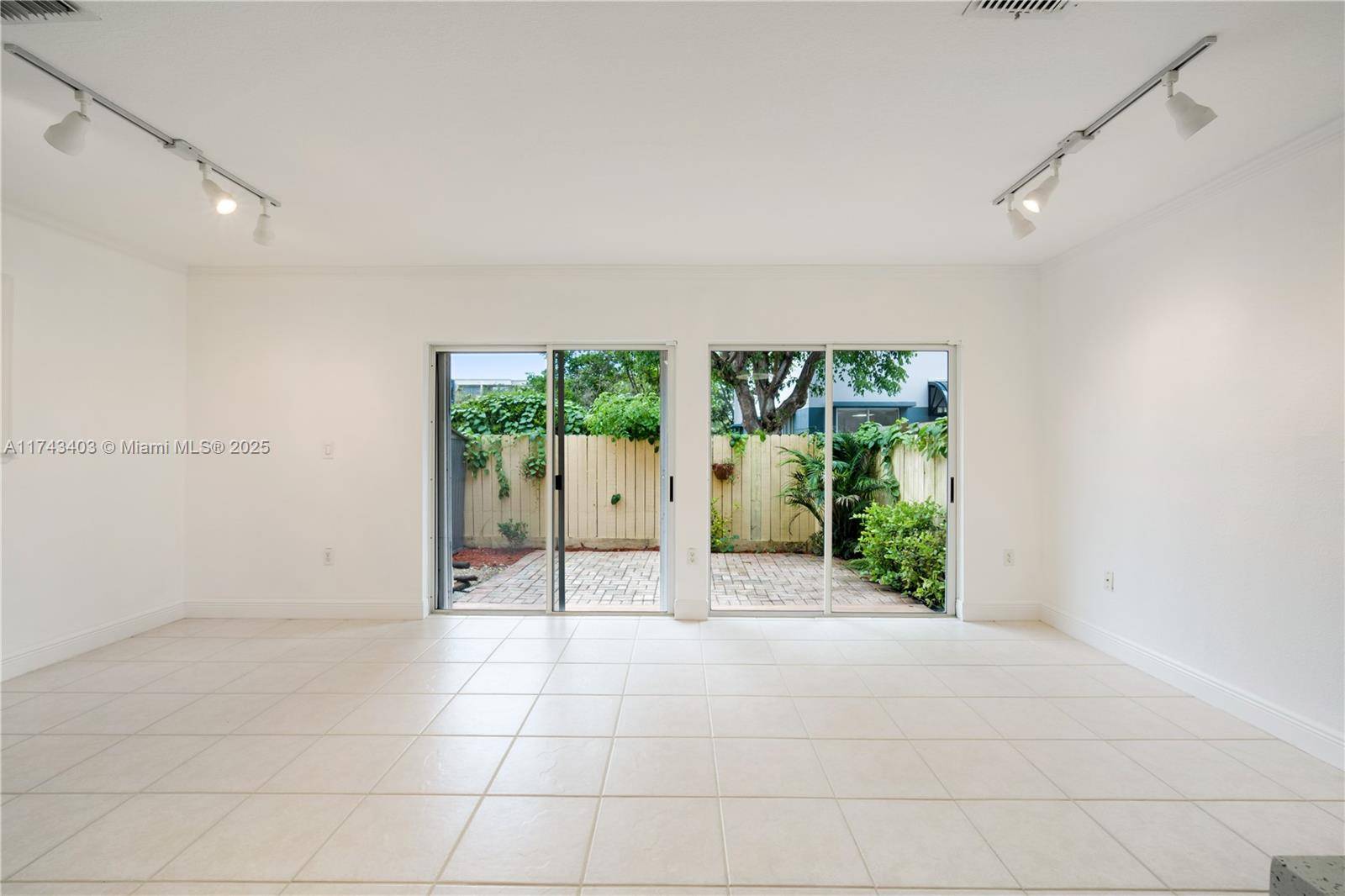 Miami, FL 33156,9465 SW 77th Ct #-