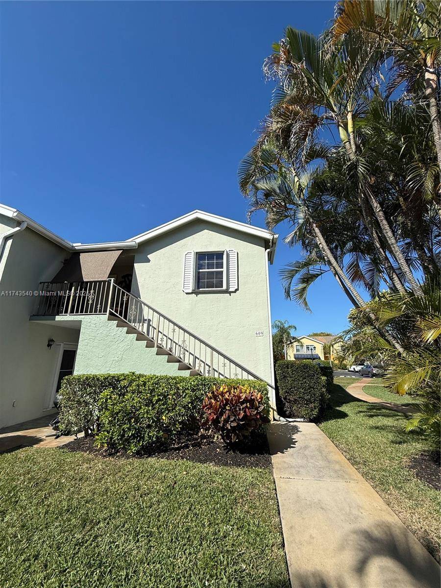 Hypoluxo, FL 33462,609 Waterside Dr #609