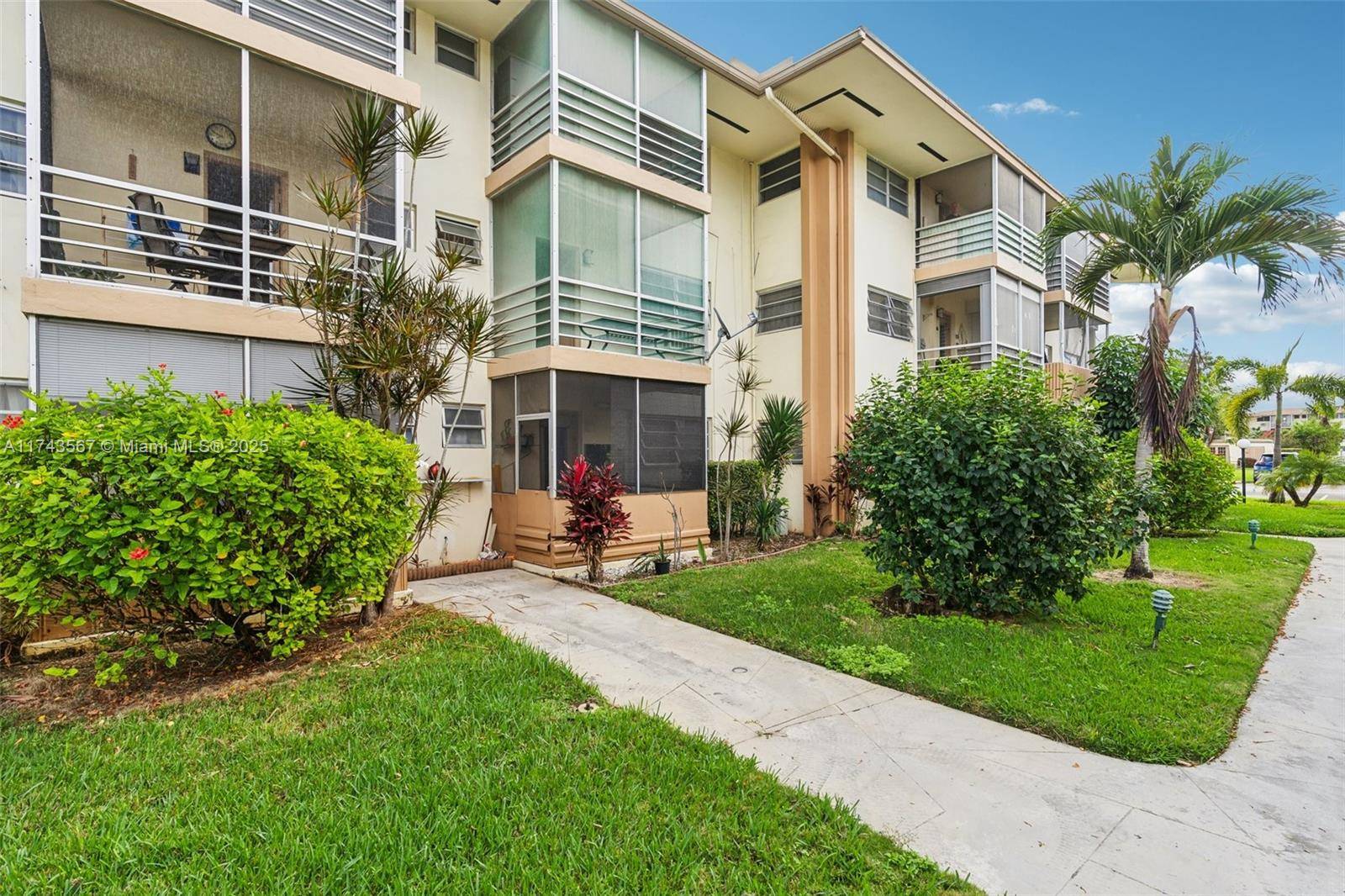 Miami, FL 33162,17090 NE 14th Ave #205