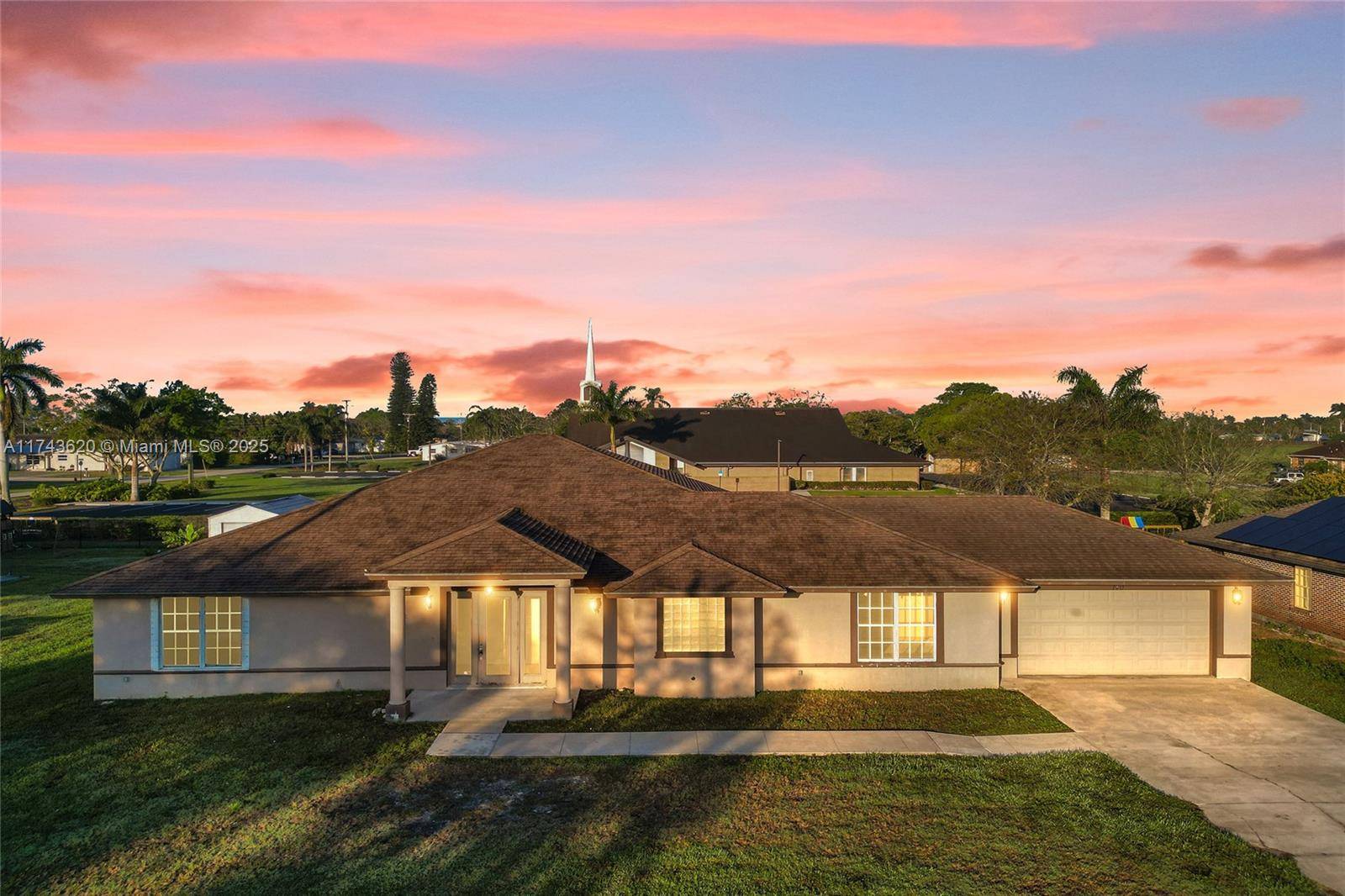 Belle Glade, FL 33430,140 NE 7th St