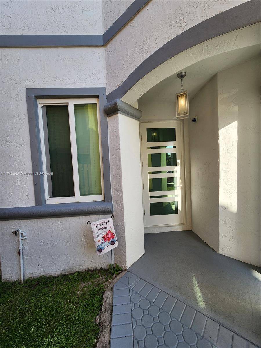 Miami, FL 33196,15585 SW 112th Way