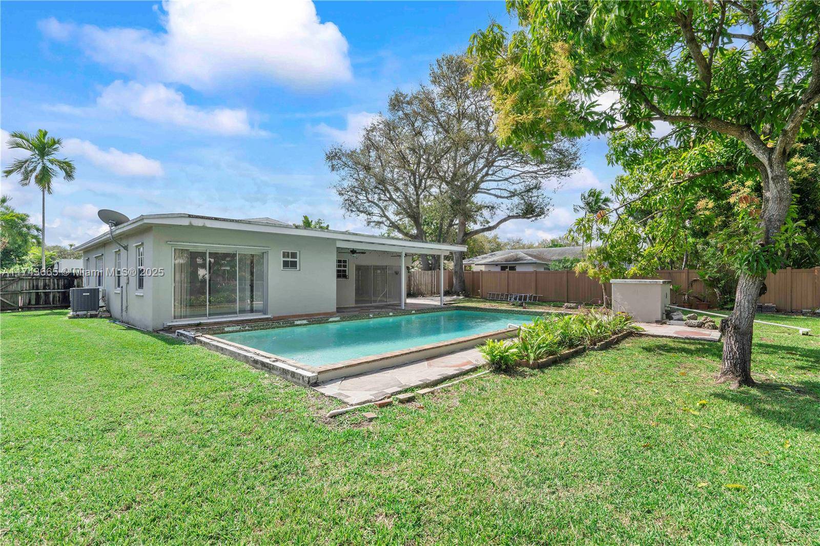 Miami Springs, FL 33166,517 Wren Ave