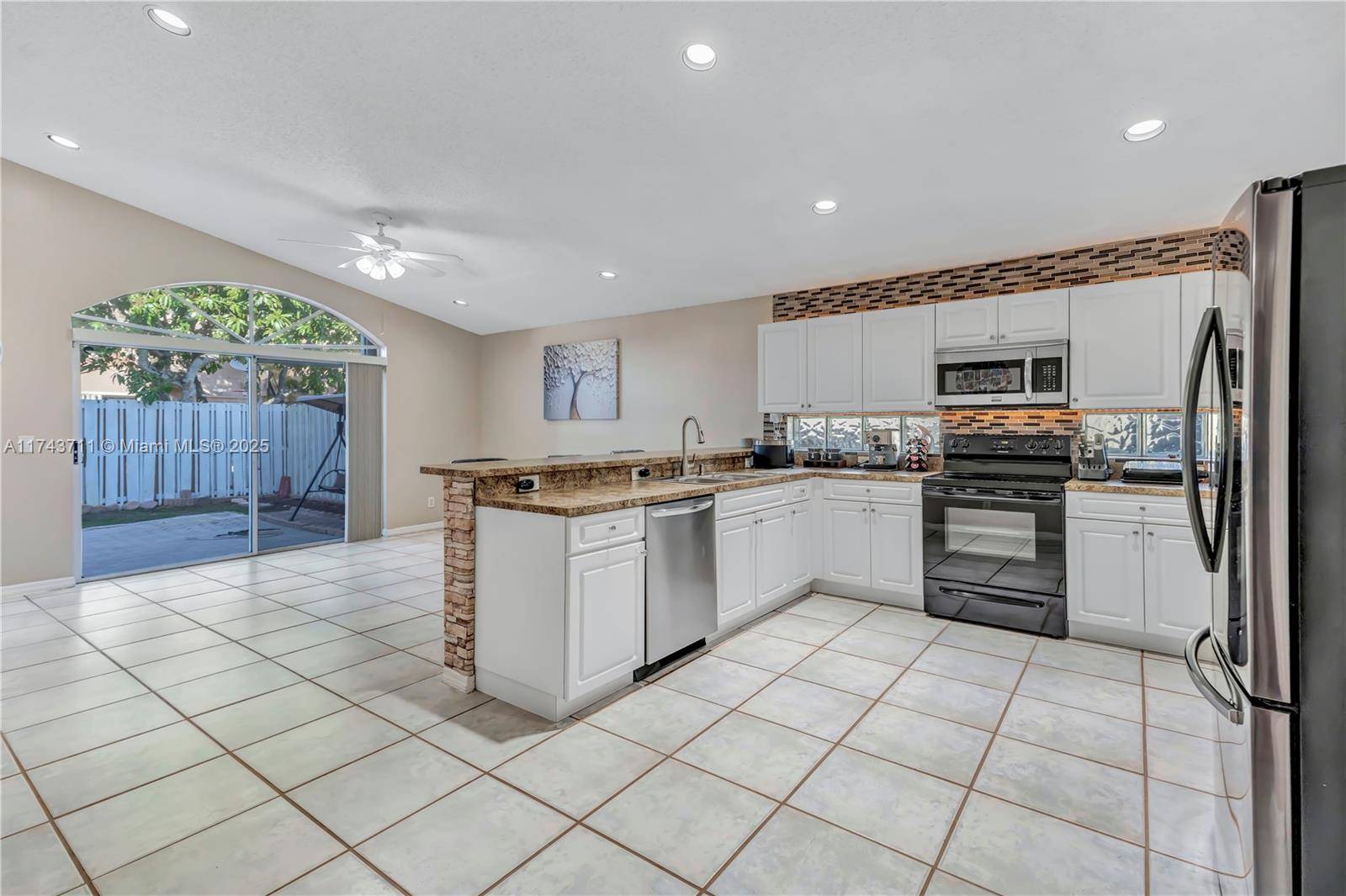 Pembroke Pines, FL 33029,17863 SW 13th St