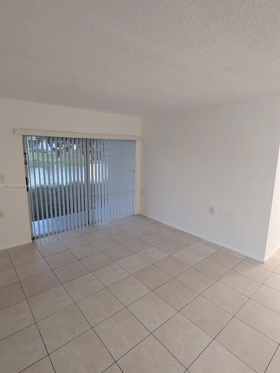 West Palm Beach, FL 33411,1200 Lake Victoria Dr #K