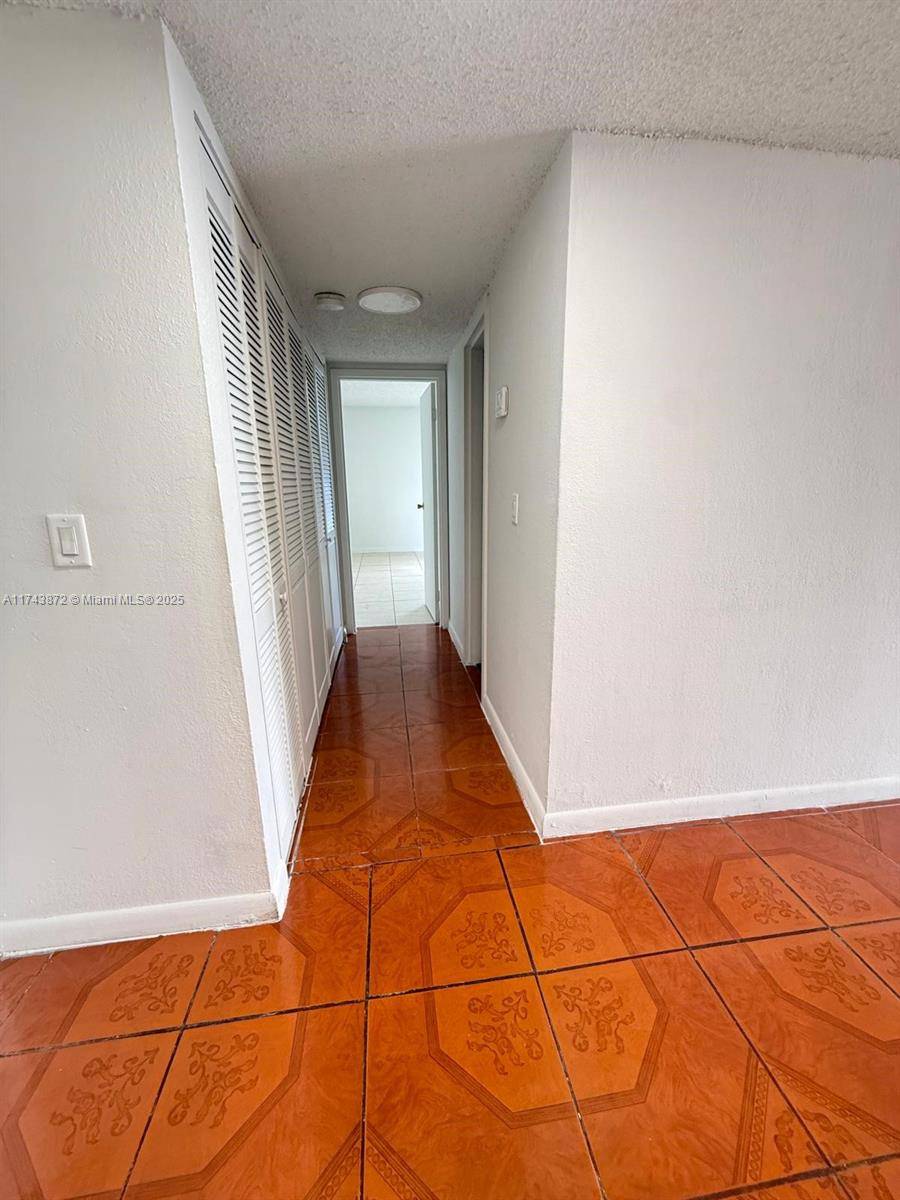 North Miami, FL 33181,13499 Biscayne Blvd #1114