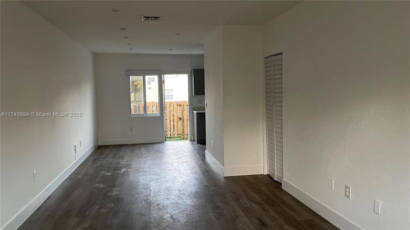 Miami, FL 33150,425 NW 84th Ter #425