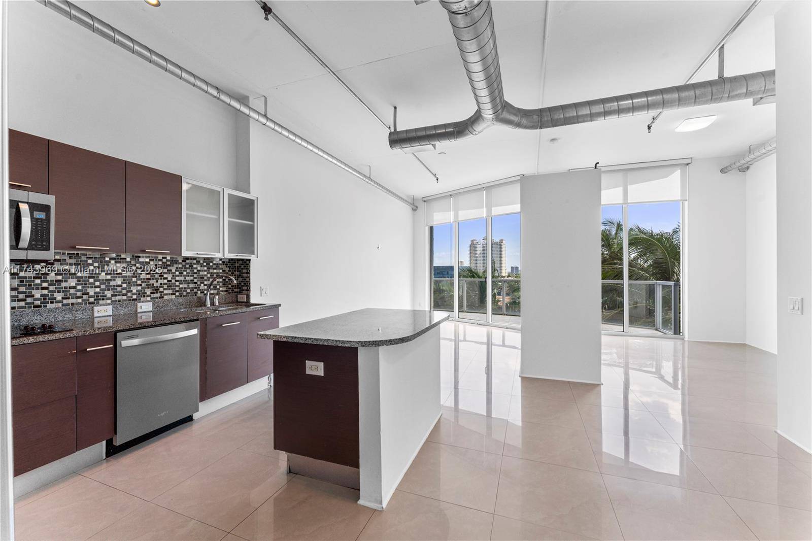Aventura, FL 33180,3029 NE 188th St #924