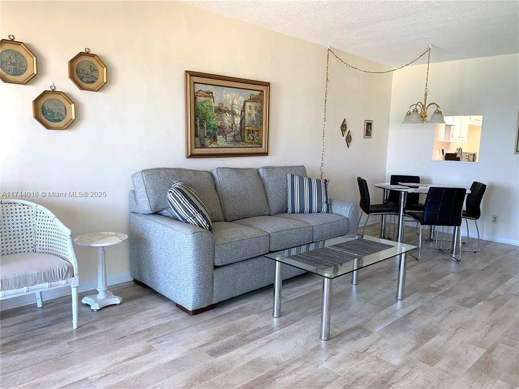 Lauderdale By The Sea, FL 33308,6000 N Ocean Blvd #14A