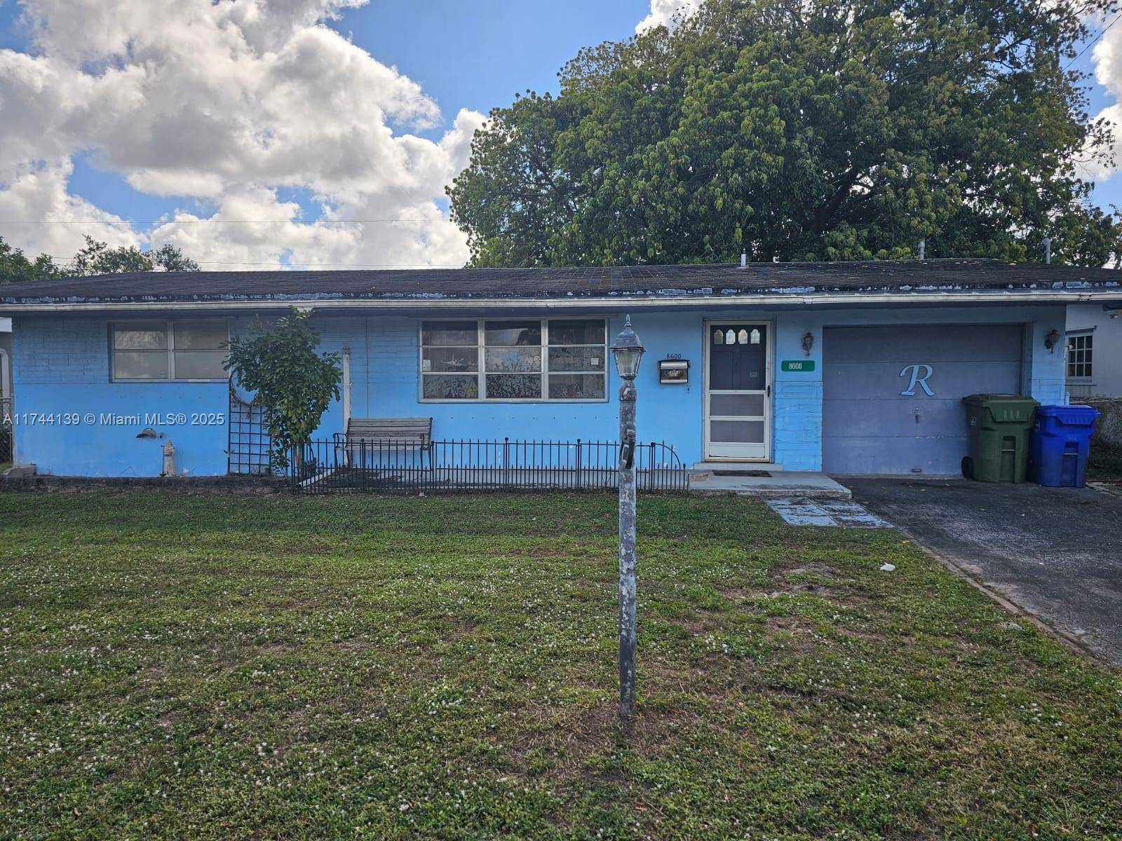 Pembroke Pines, FL 33024,8600 Taft St