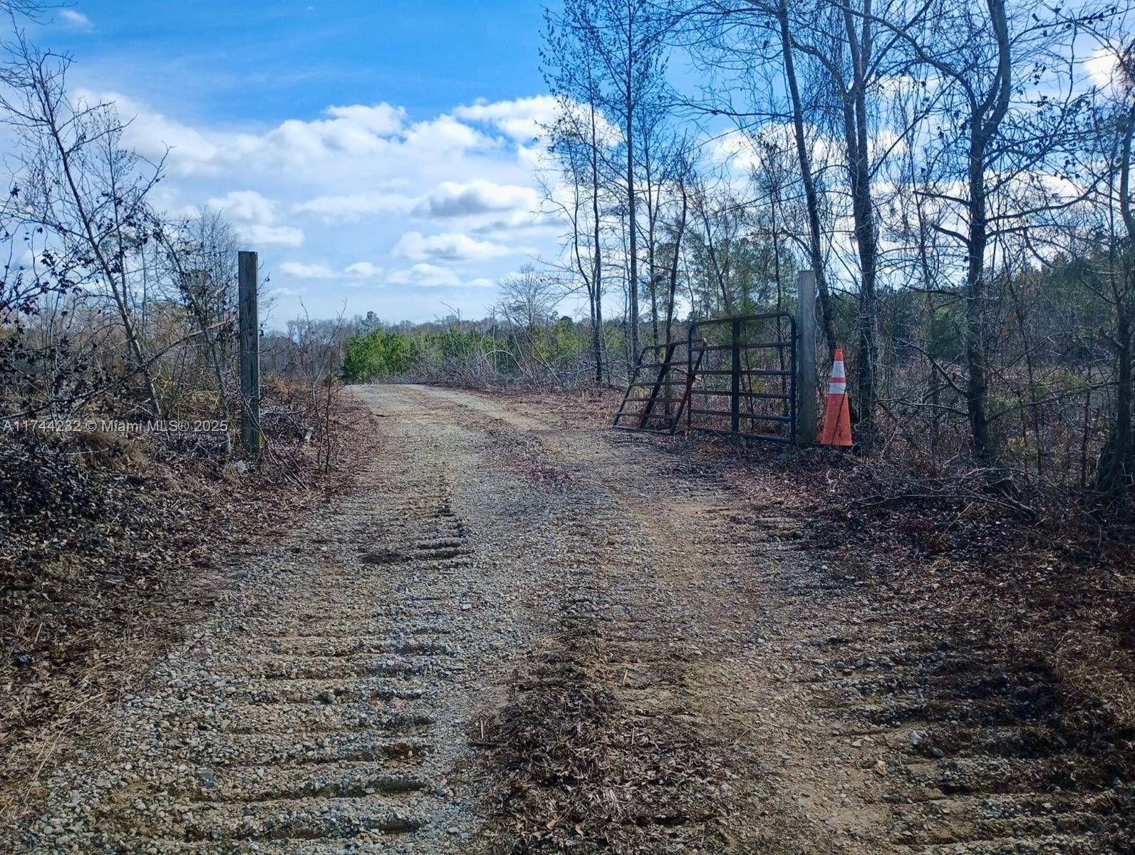 ,, GA 31023,00 Log Cabin RD