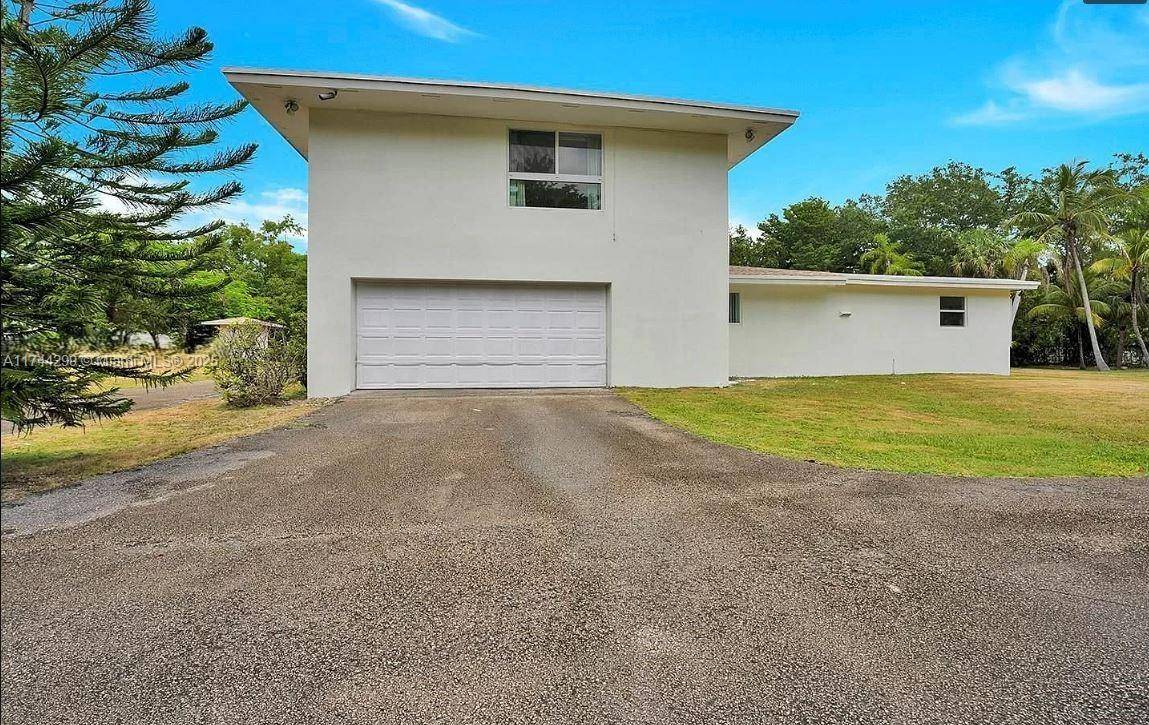 Pinecrest, FL 33156,5865 SW 102nd St