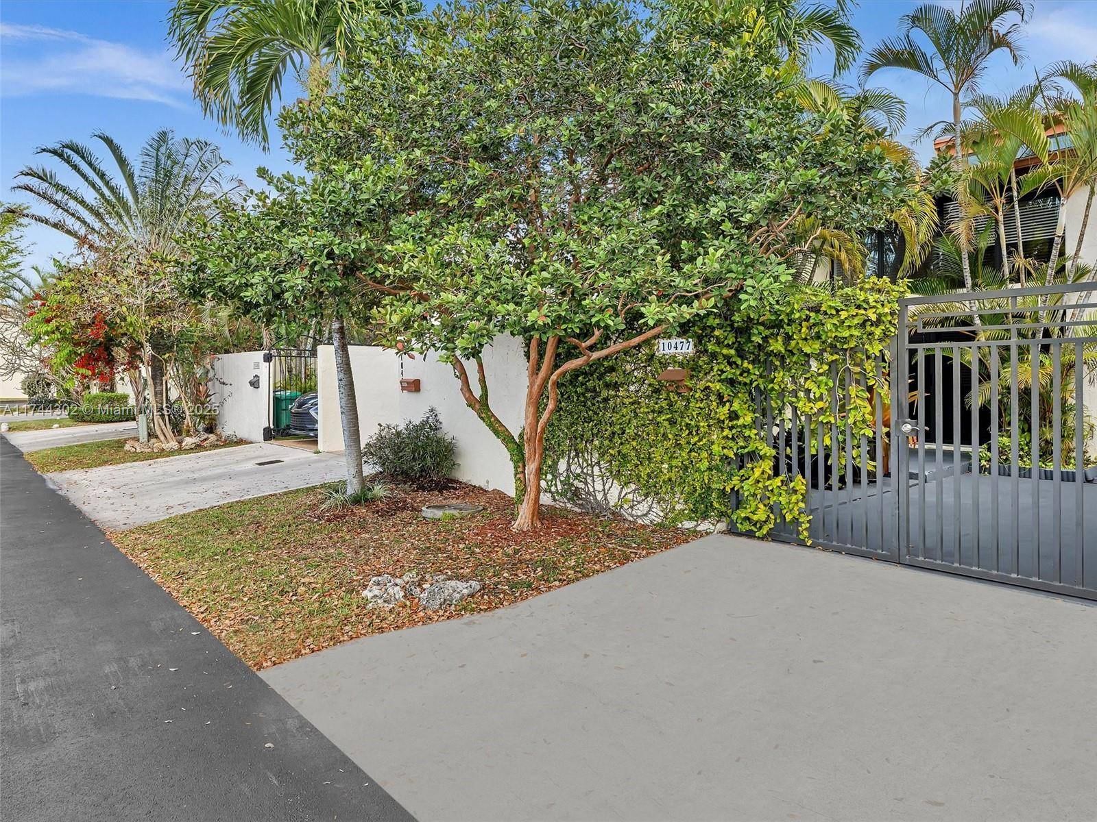 Miami, FL 33173,10477 SW 80th St