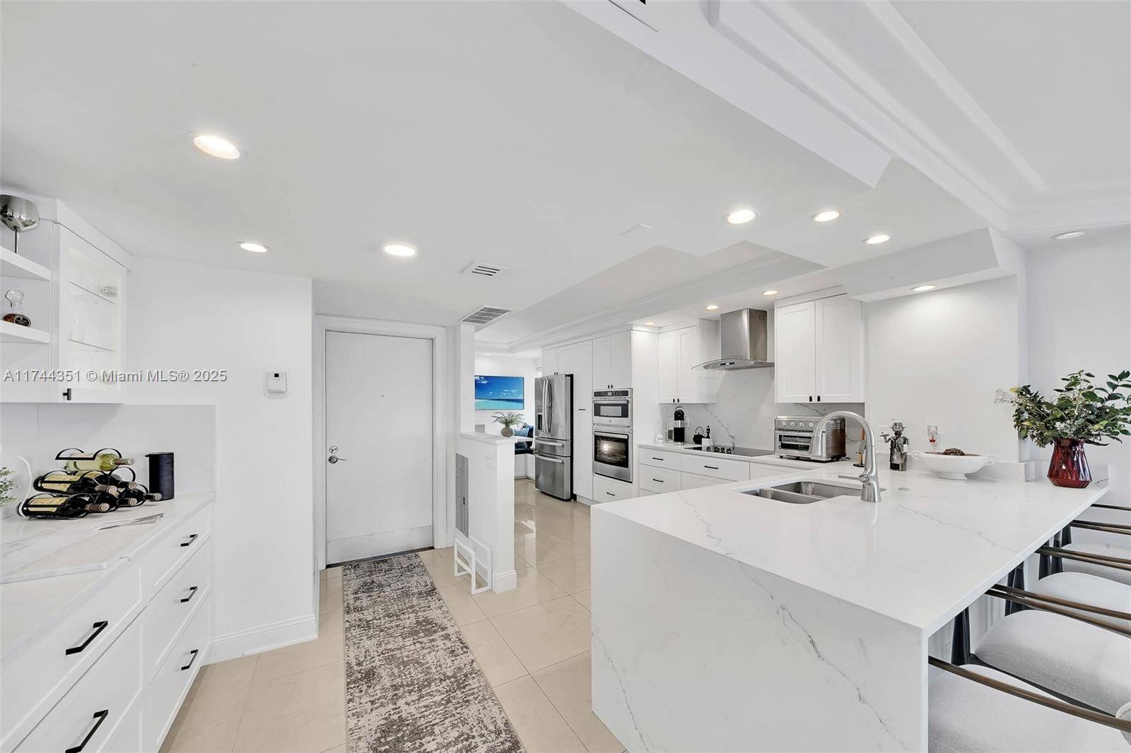 Pompano Beach, FL 33062,1012 N Ocean Blvd #701