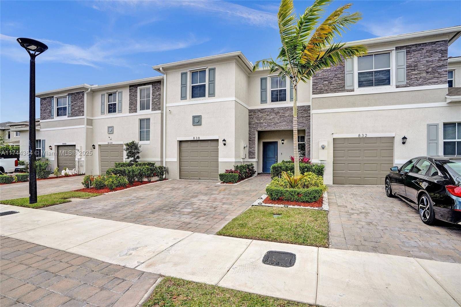 Homestead, FL 33034,838 SE 17th St