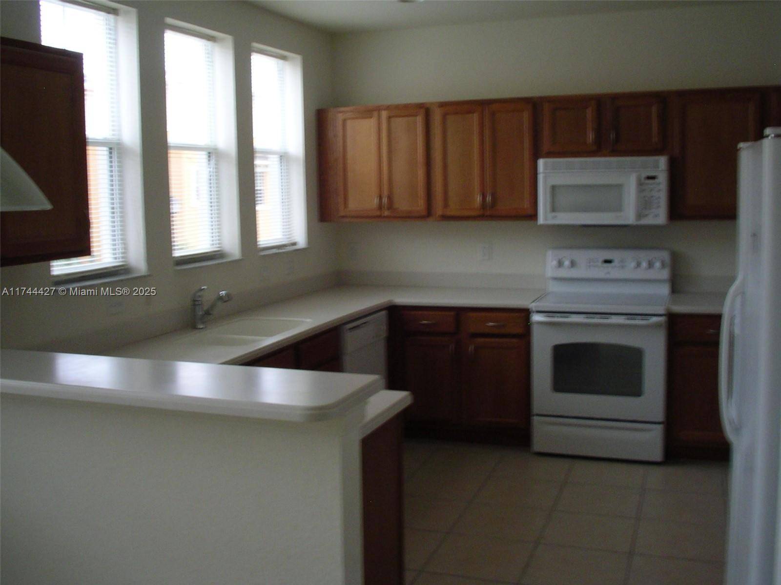West Palm Beach, FL 33401,833 Millbrae Ct #6