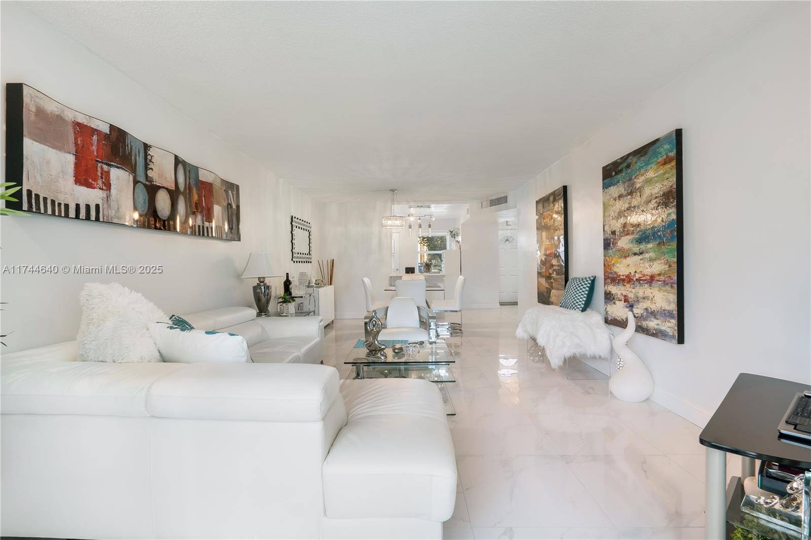 Miami, FL 33179,1401 NE 191st St #D114