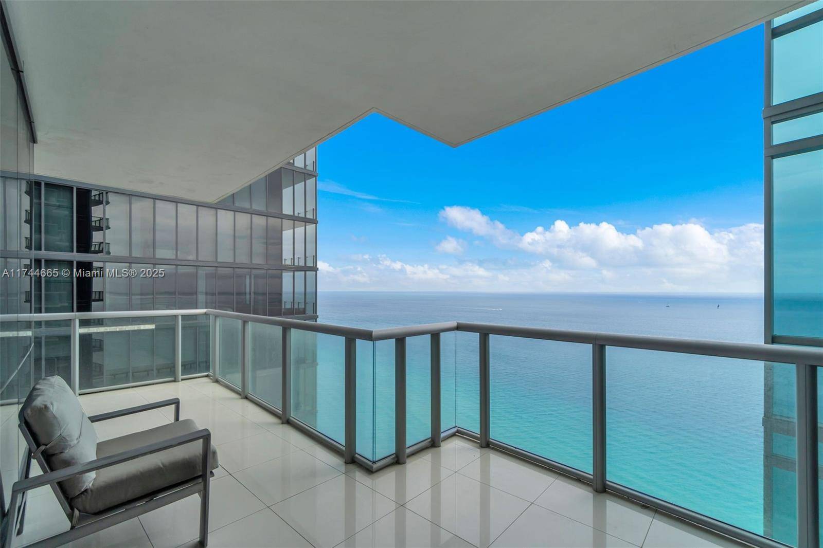 Sunny Isles Beach, FL 33160,17121 Collins Ave #3708