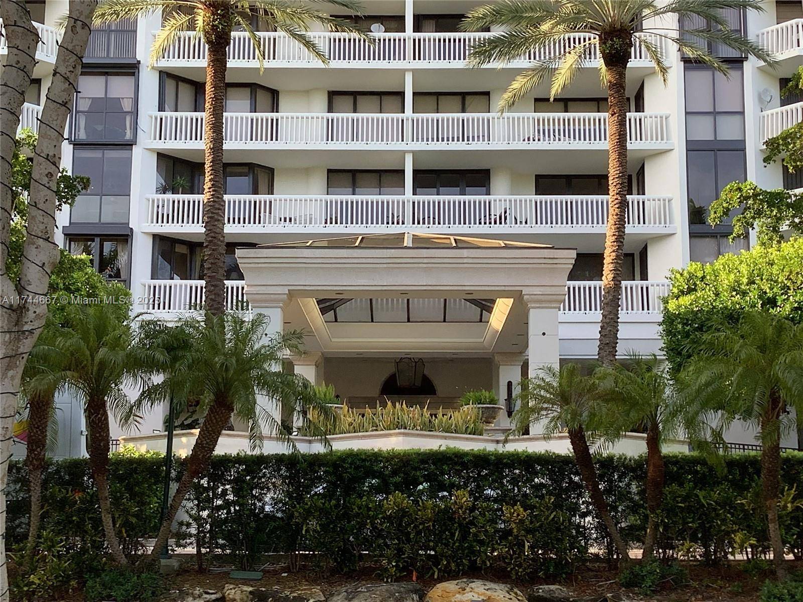 Aventura, FL 33160,2000 Island Blvd #408