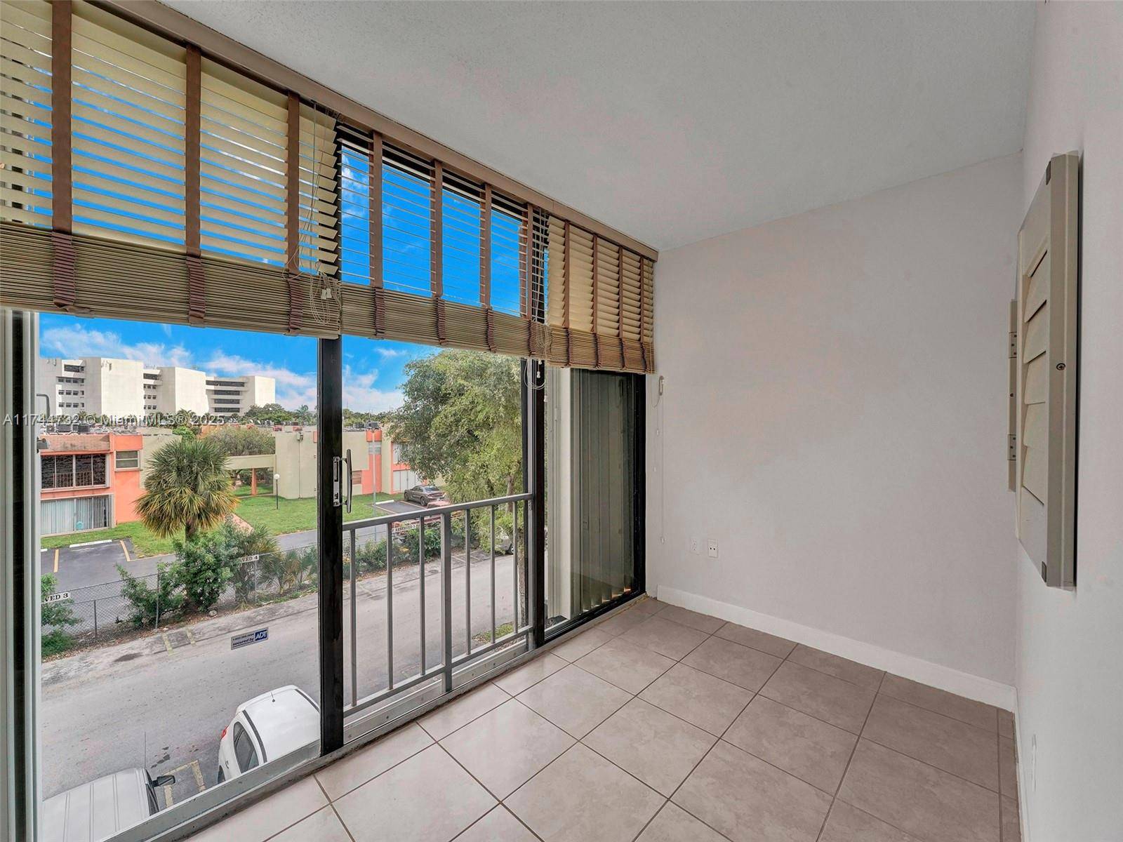 Miami, FL 33174,9420 W Flagler St #312