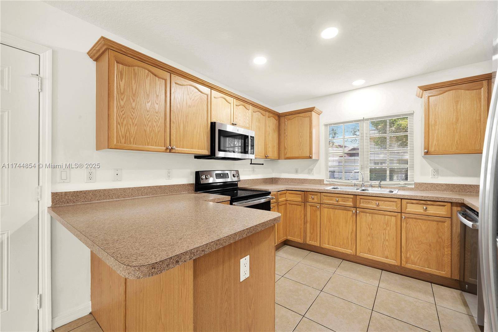 West Palm Beach, FL 33403,3812 Dove Landing Rd #3812