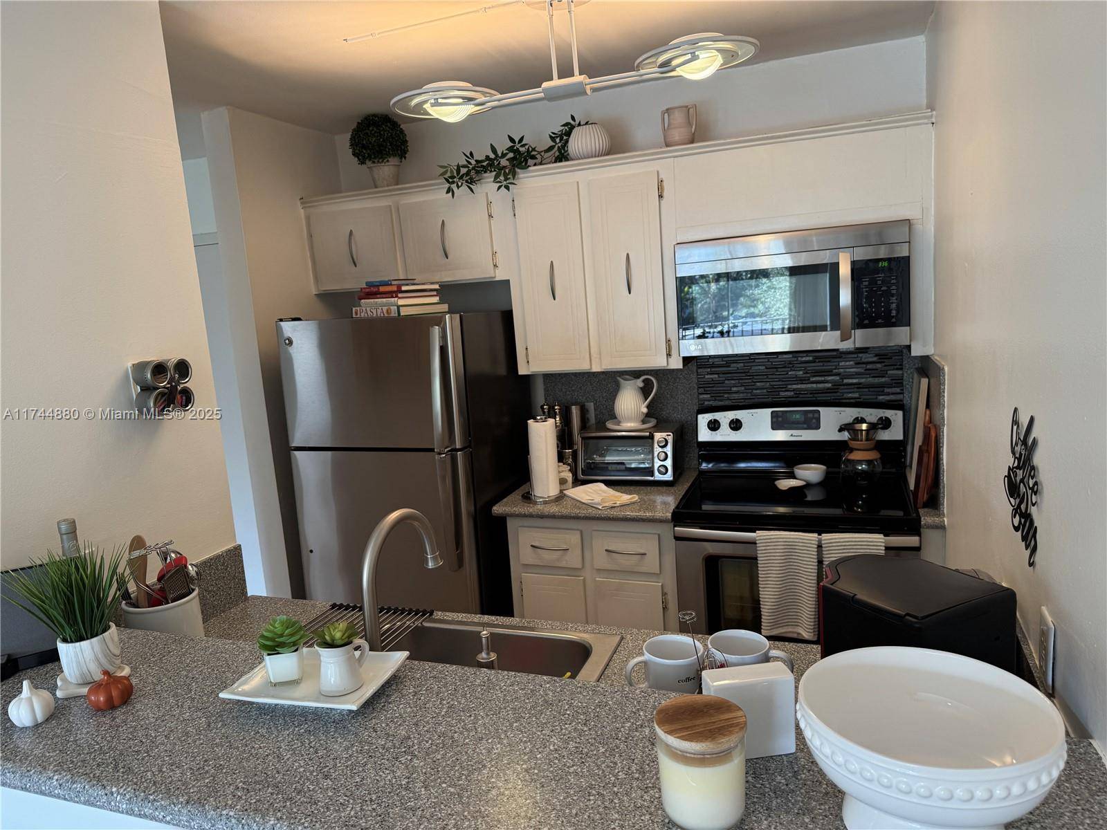 North Miami, FL 33161,1225 NE 124th St #33A
