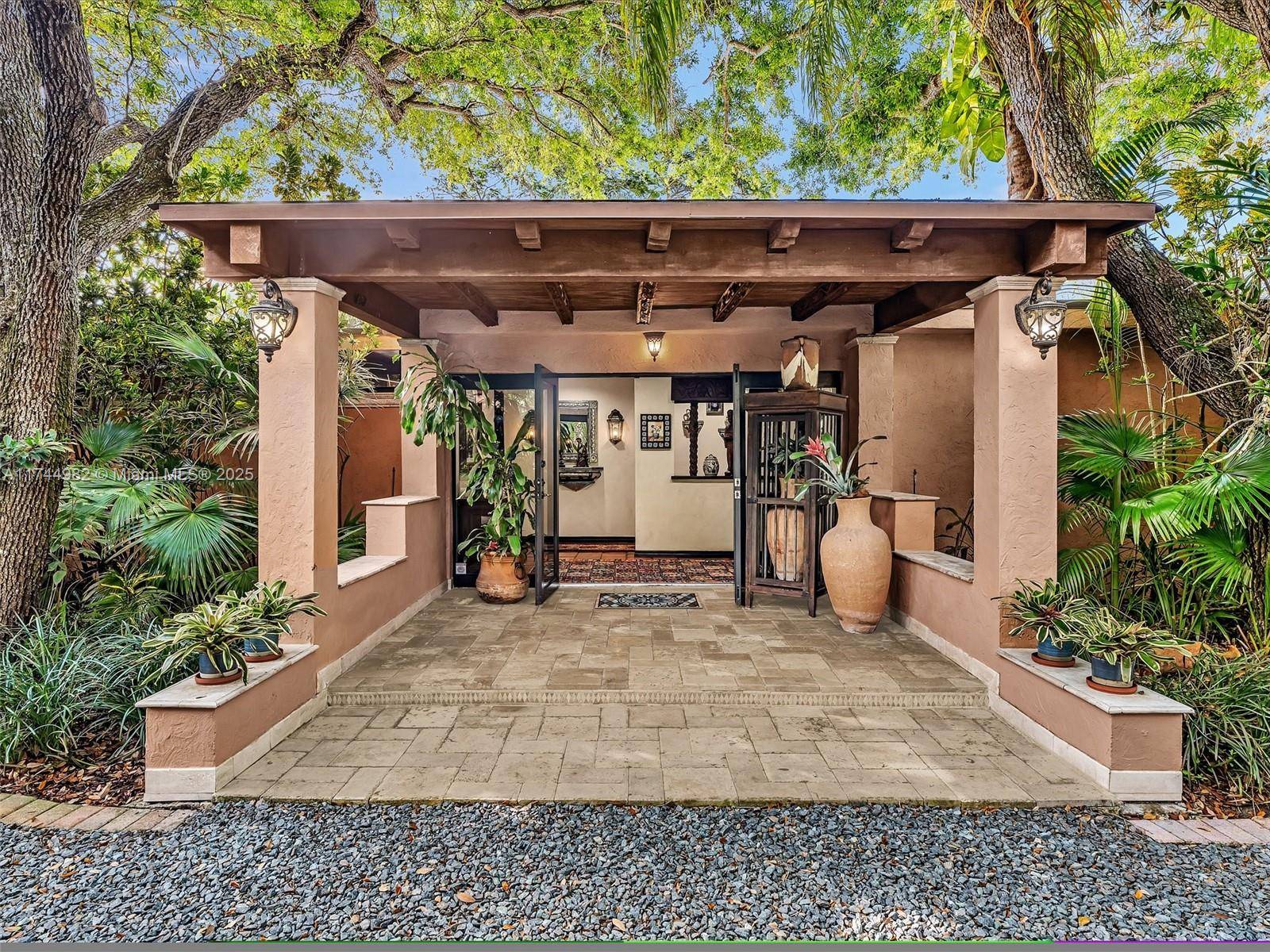 Pinecrest, FL 33156,6200 SW 112th St