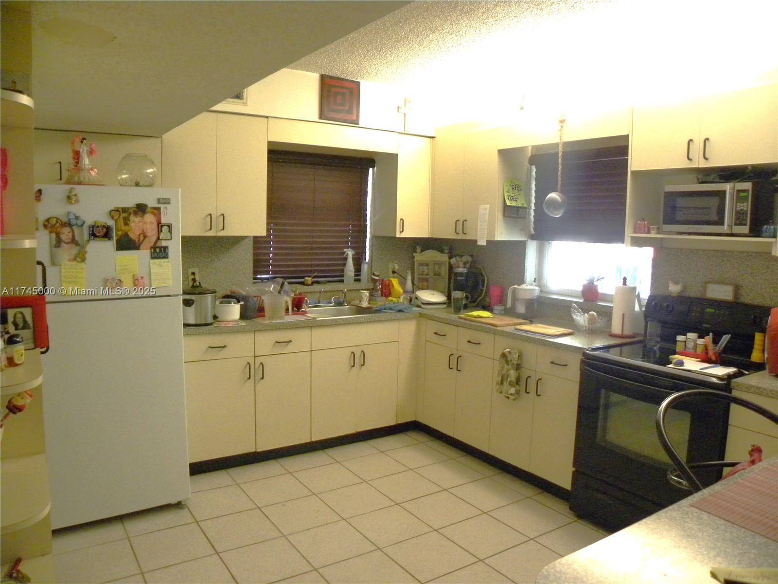Miami, FL 33161,275 NE 114th St