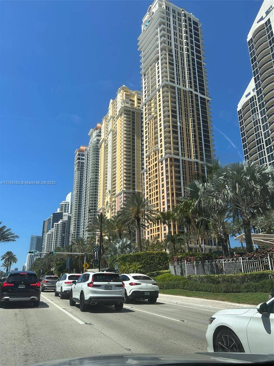 Sunny Isles Beach, FL 33160,16909 N Bay Rd #320
