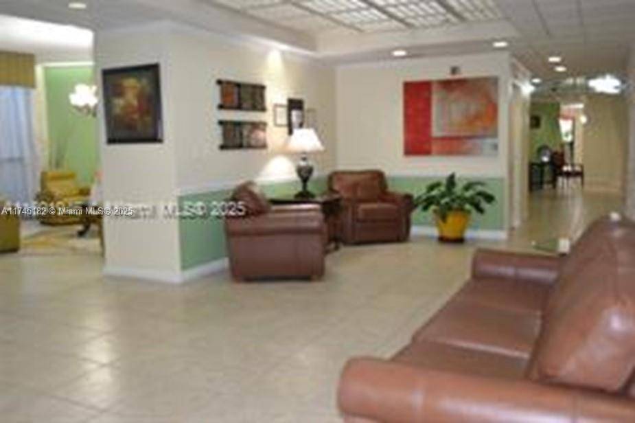Pembroke Pines, FL 33026,1100 Saint Charles Pl #L21