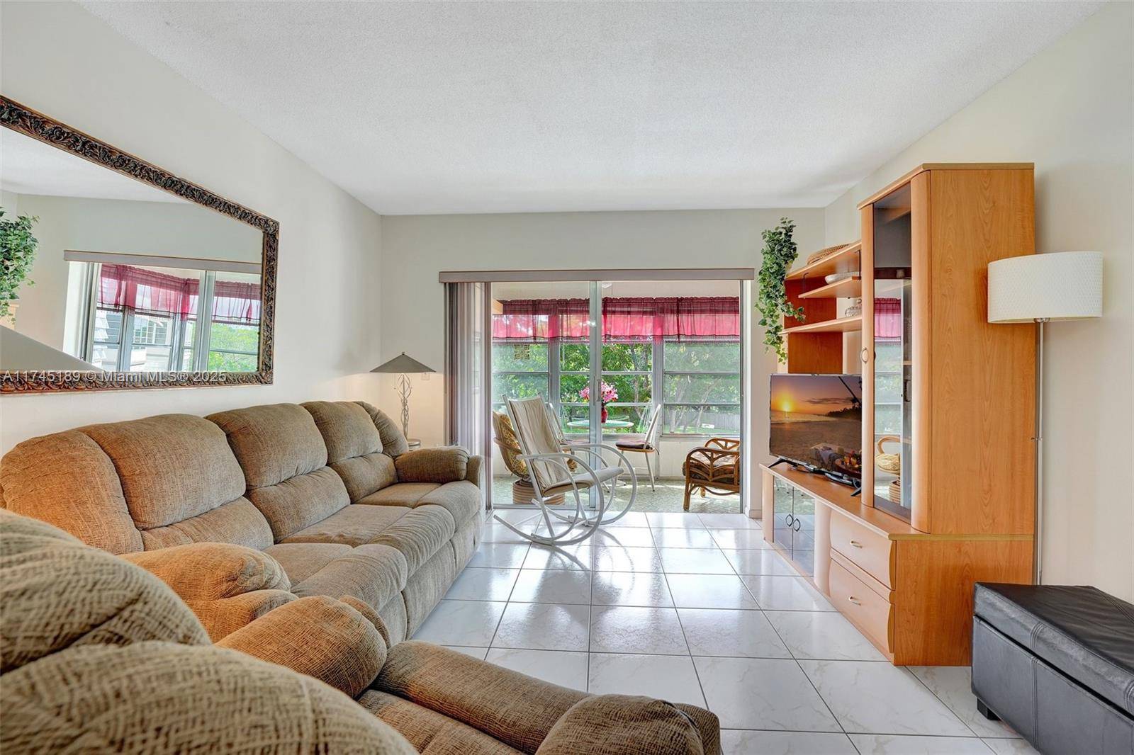 Lauderdale Lakes, FL 33313,2801 NW 47th Ter #305B