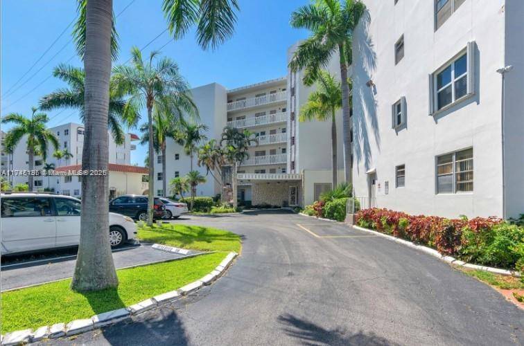 Hallandale Beach, FL 33009,3181 S Ocean Dr #107