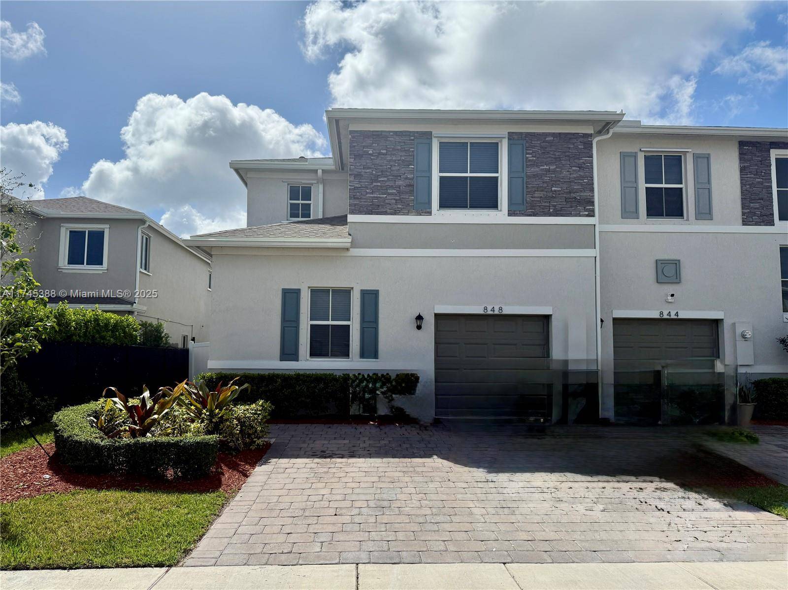 Homestead, FL 33034,848 SE 17th St #0