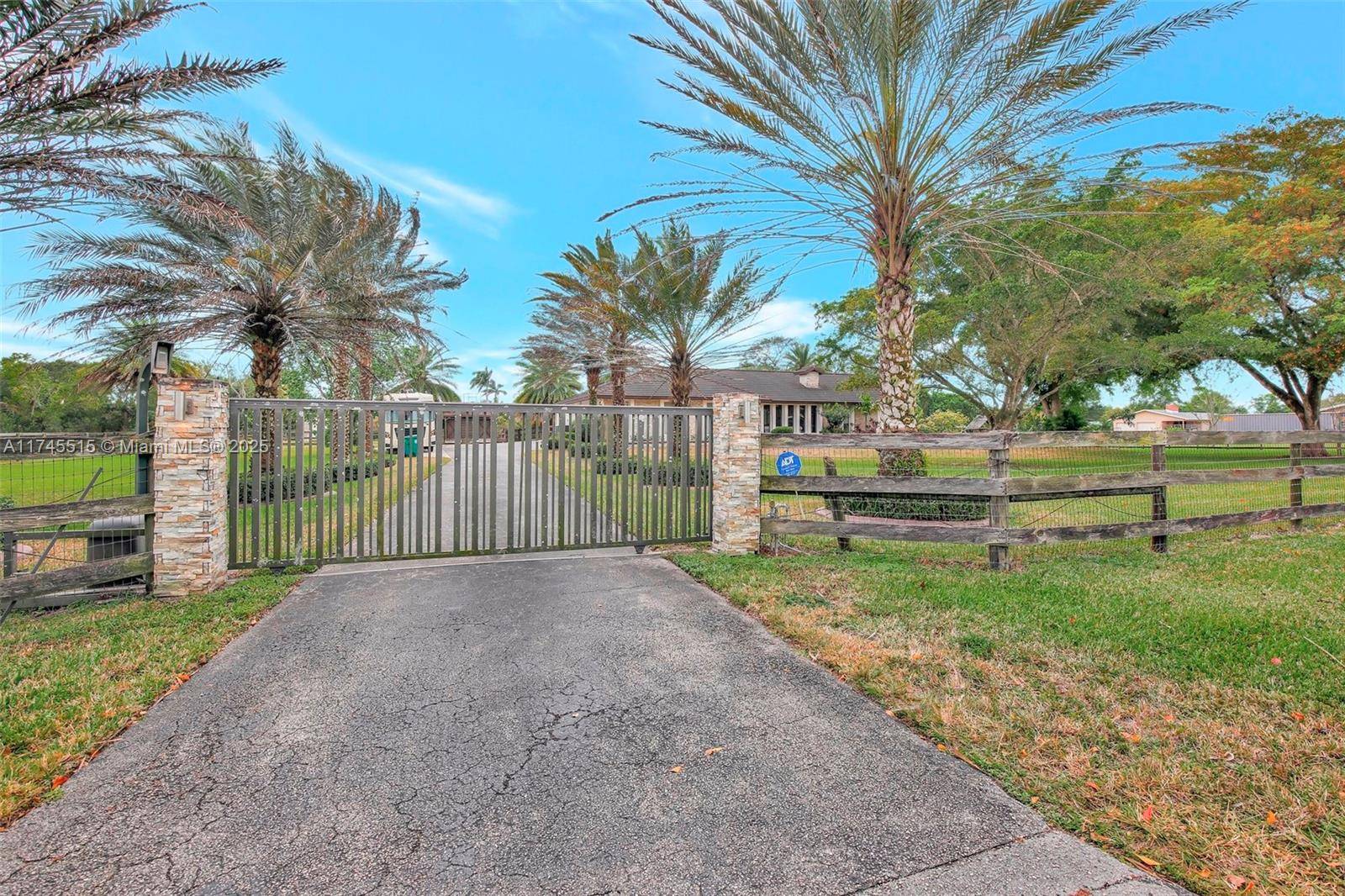 Southwest Ranches, FL 33331,17500 SW 68th Ct