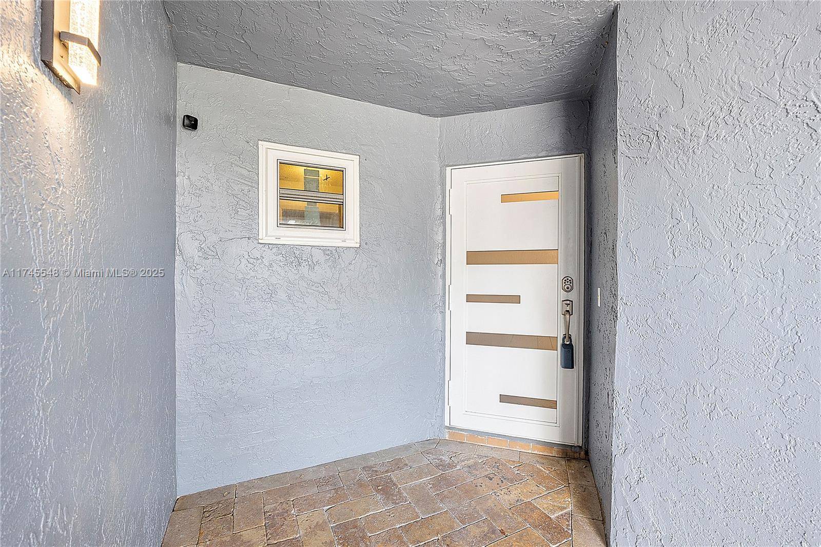 Plantation, FL 33324,9964 NW 2nd Ct