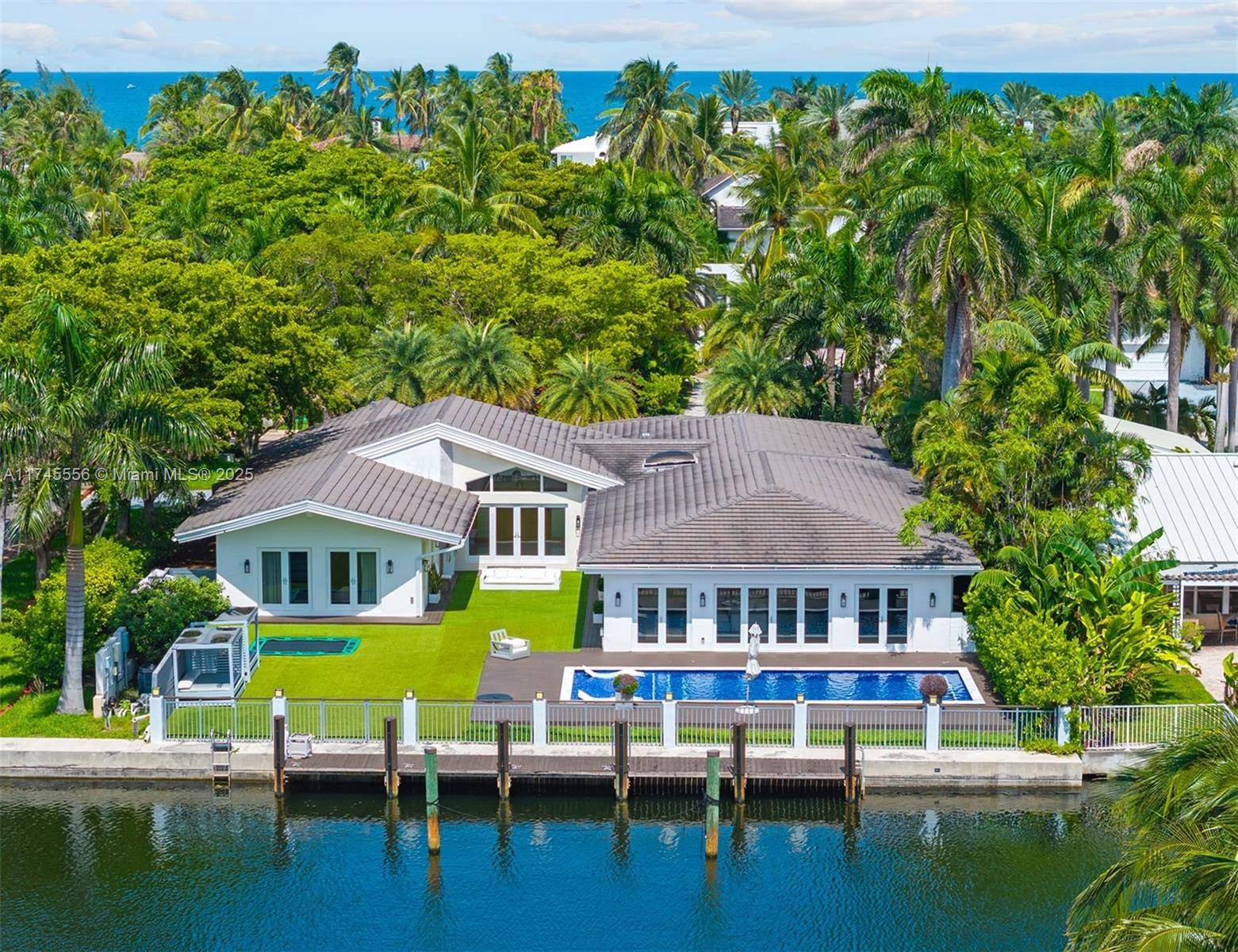 Golden Beach, FL 33160,194 Golden Beach Dr
