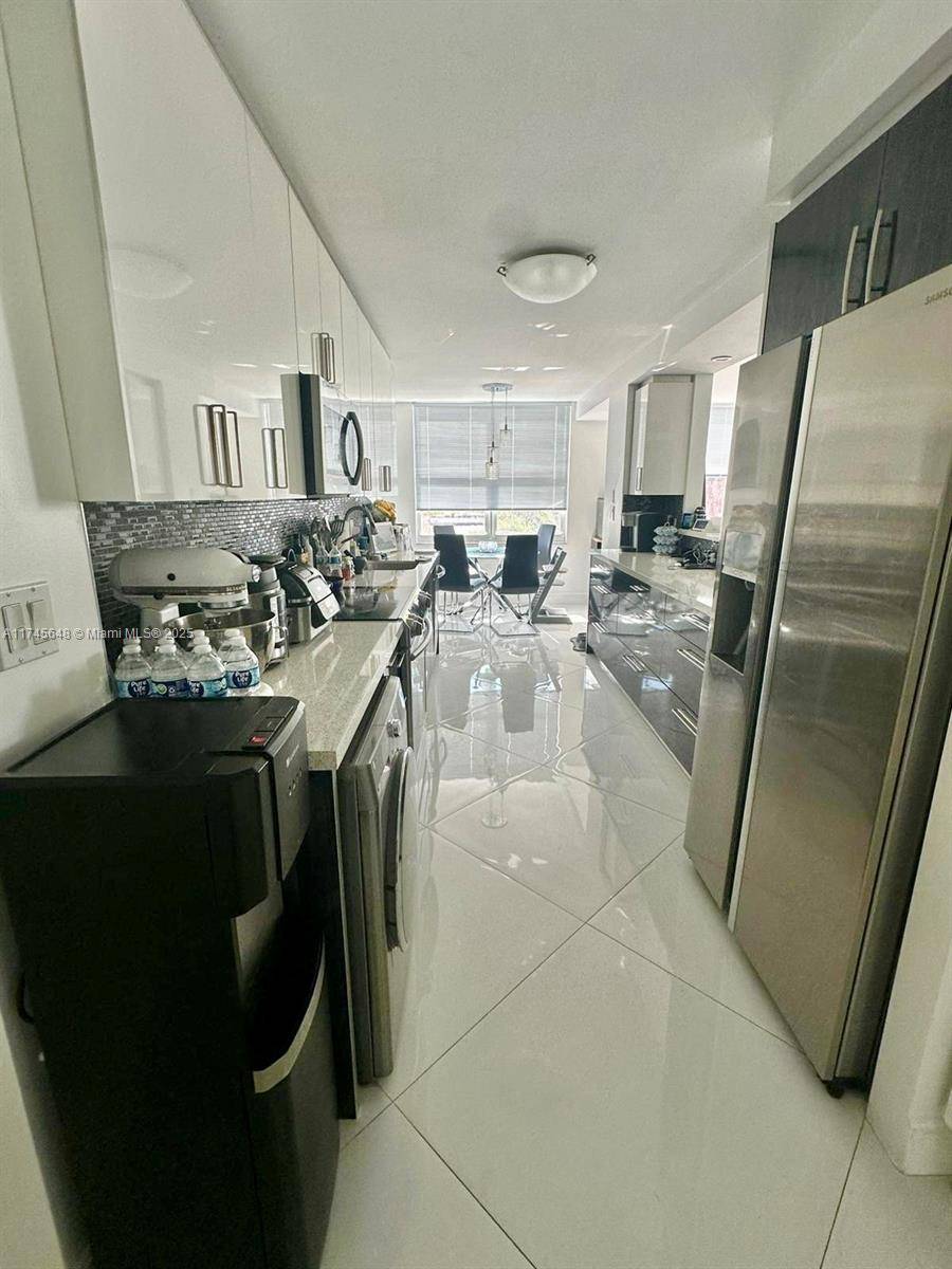 Hollywood, FL 33019,2751 S Ocean Dr #301N