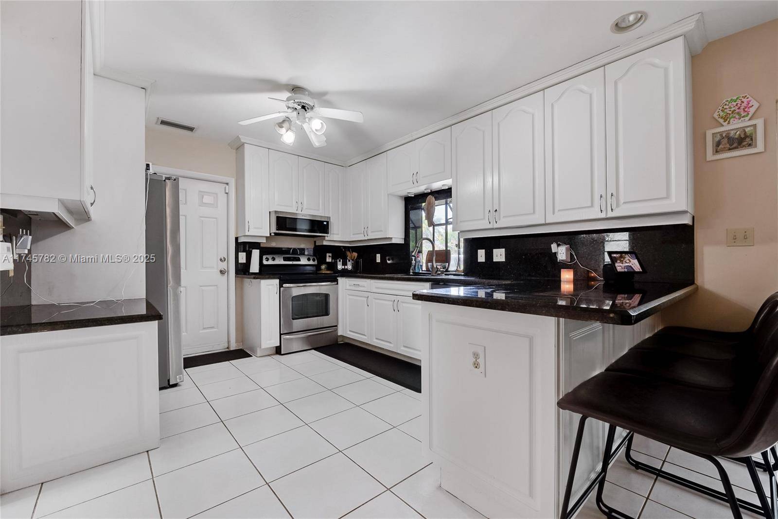 Palmetto Bay, FL 33157,8320 SW 162nd St