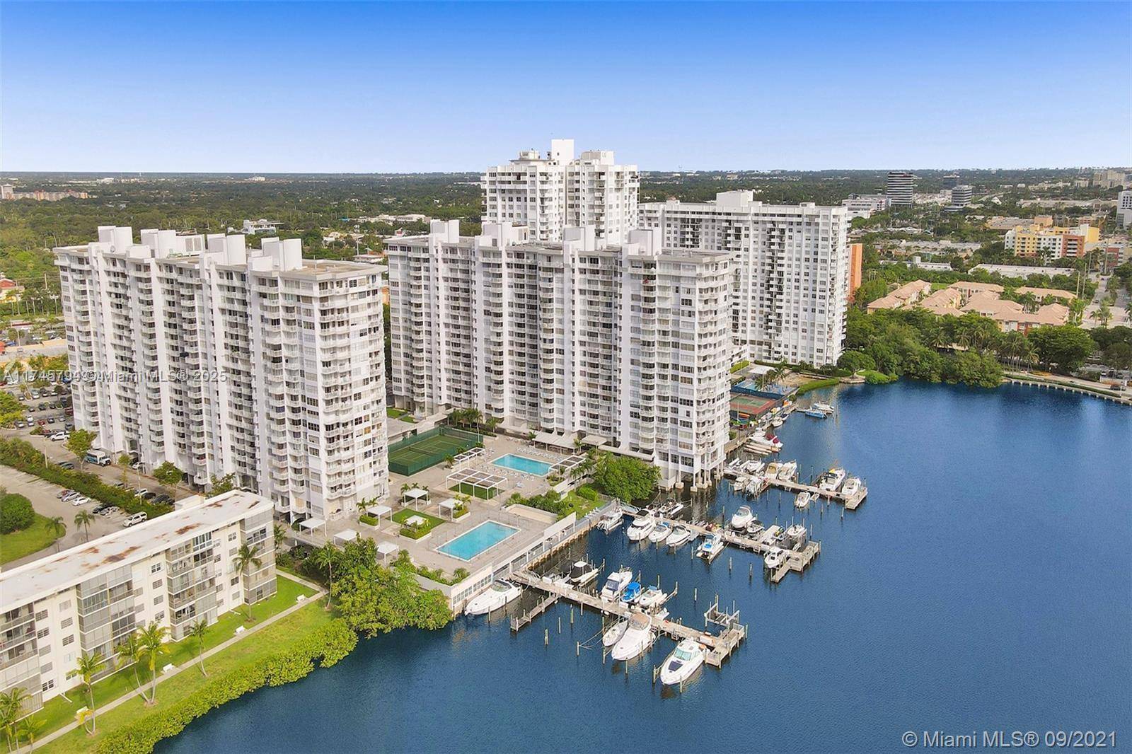 Aventura, FL 33160,18071 Biscayne Blvd #1403