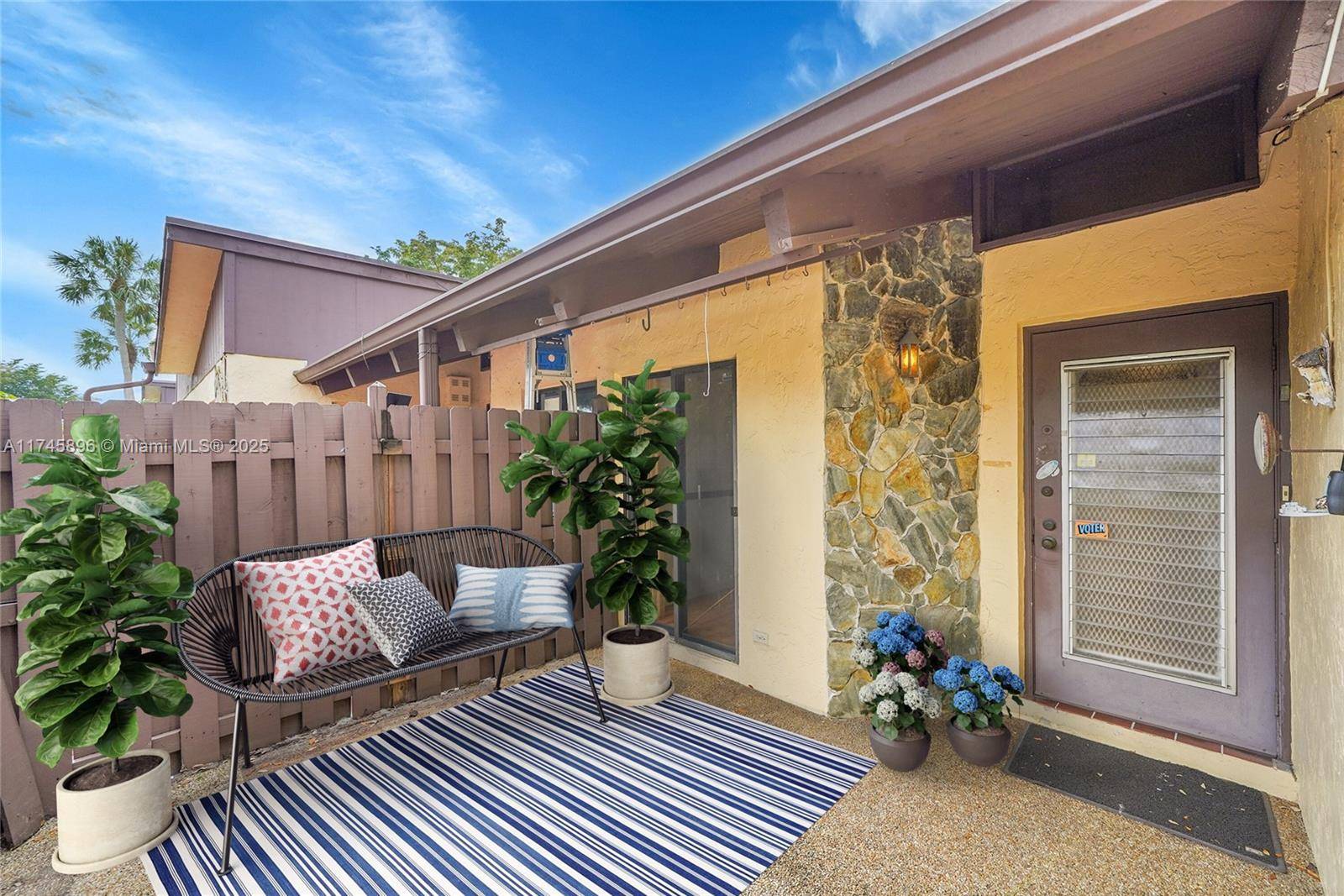 Hollywood, FL 33024,428 Briarwood Cir #4-27