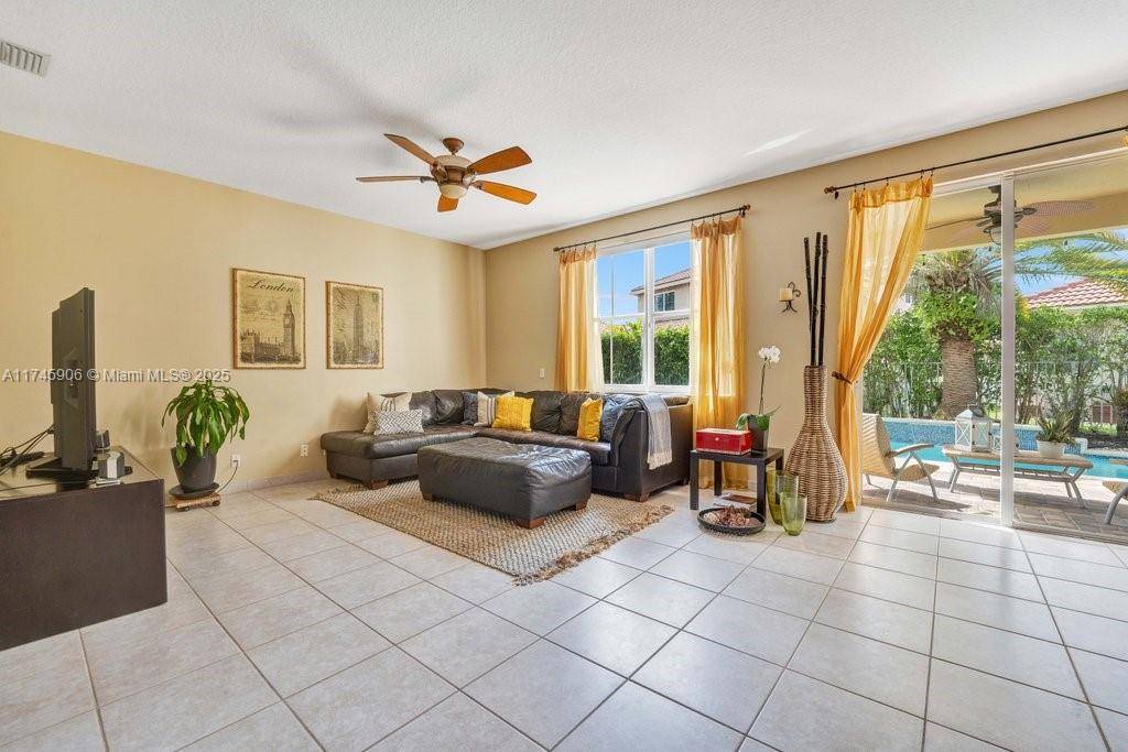 Weston, FL 33327,1864 Silverbell Ter