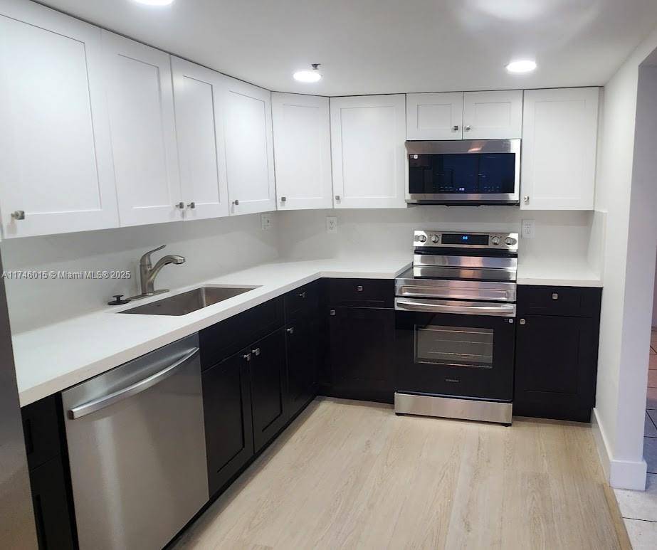 North Miami Beach, FL 33160,17890 W Dixie Hwy #318