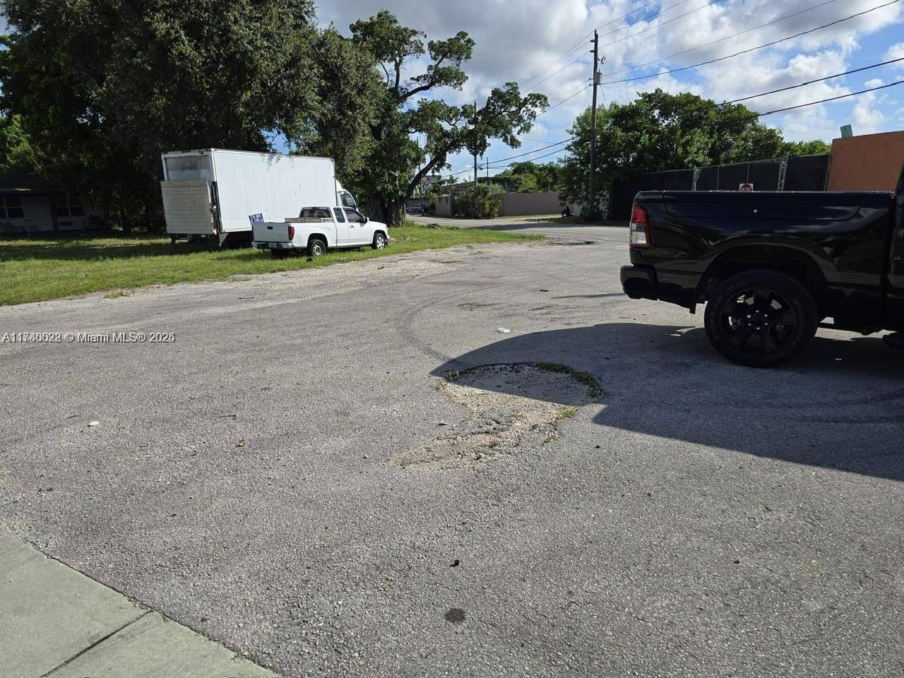 Fort Lauderdale, FL 33311,628 NW 22nd Rd
