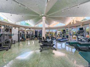 Miami Beach, FL 33140,5055 Collins Ave #14A