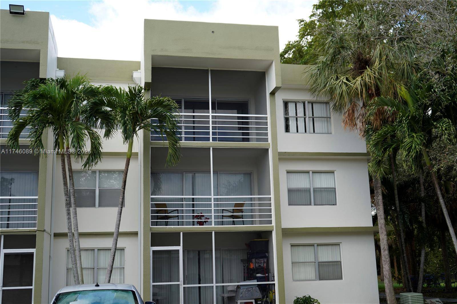Sunrise, FL 33351,4215 N University Dr #301